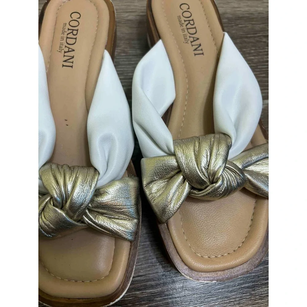 Cordani‎ Italy Leather Knot Slide Sandals Women's White Gold Metallic Size 38